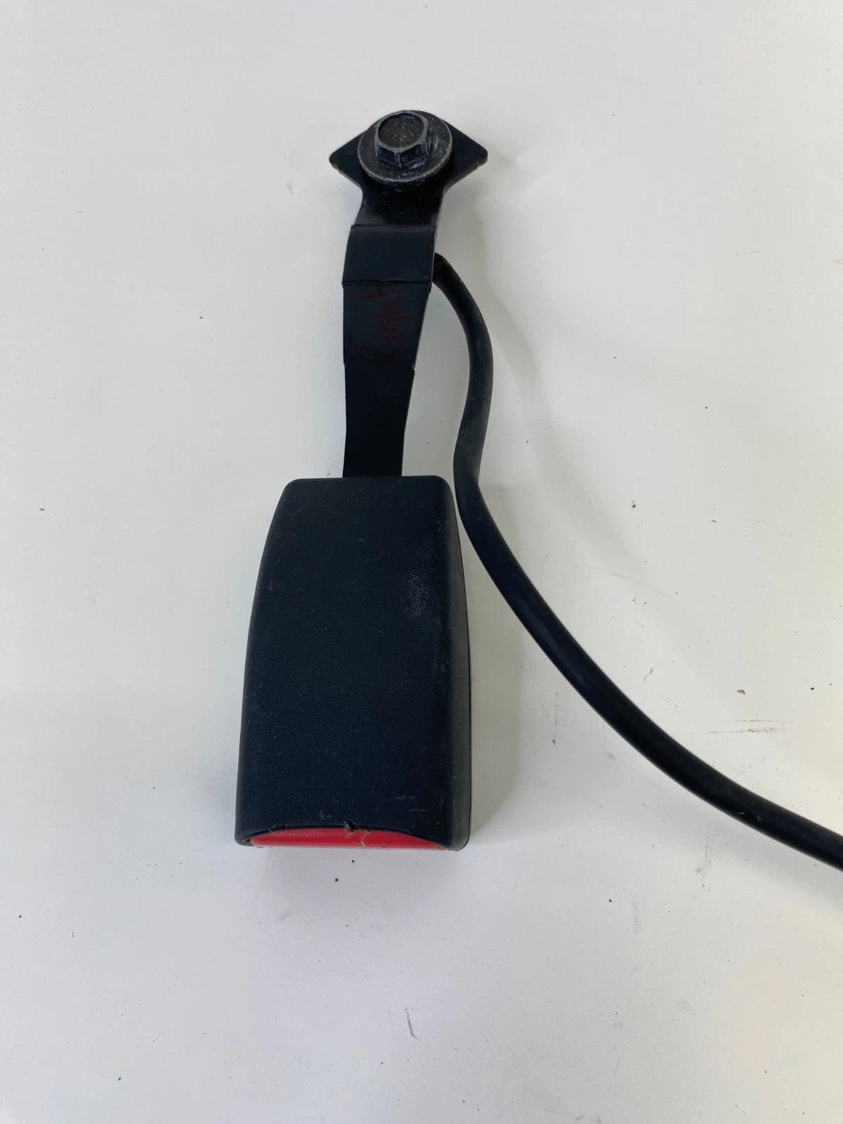2010 MAZDA 3 MAZDA3 FRONT RIGHT PASSENGER SIDE SEAT BELT BUCKLE RECEIVER OEM