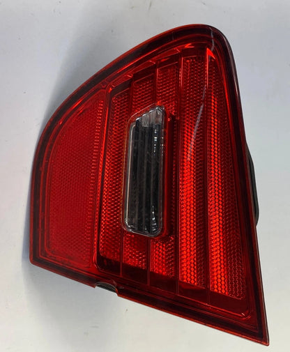 2007-2010 HYUNDAI ELANTRA SEDAN RIGHT SIDE TRUNK LID TAILLIGHT 92404-2H00 OEM