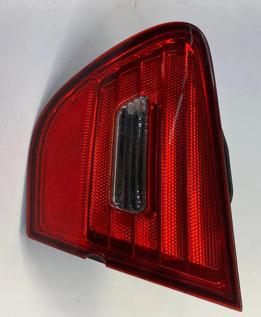 2007-2010 HYUNDAI ELANTRA SEDAN RIGHT SIDE TRUNK LID TAILLIGHT 92404-2H00 OEM