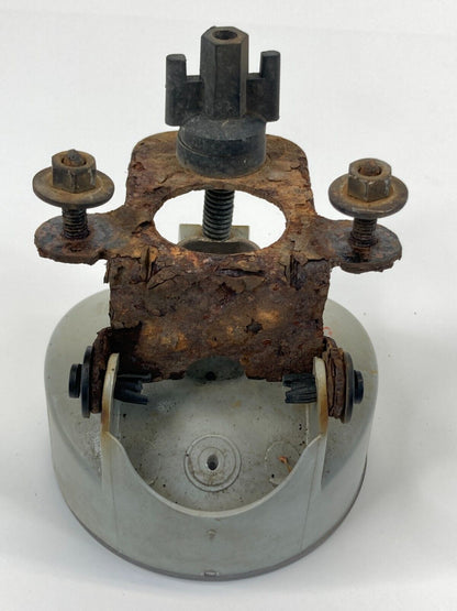 01-06 Chevrolet Tahoe Chevy Suburban 1500 2500 Front Fog Light Lamp 16530545 OEM