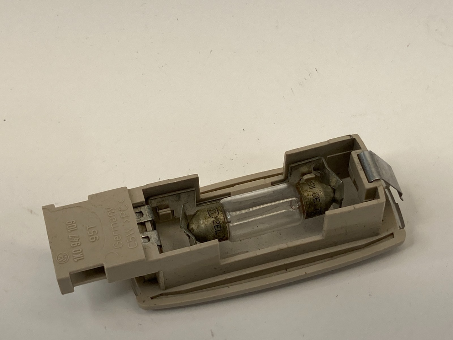 2009-2012 Volkswagen CC 2005-2018 Jetta Roof Visor Vanity Light Lamp 1K0-947-109