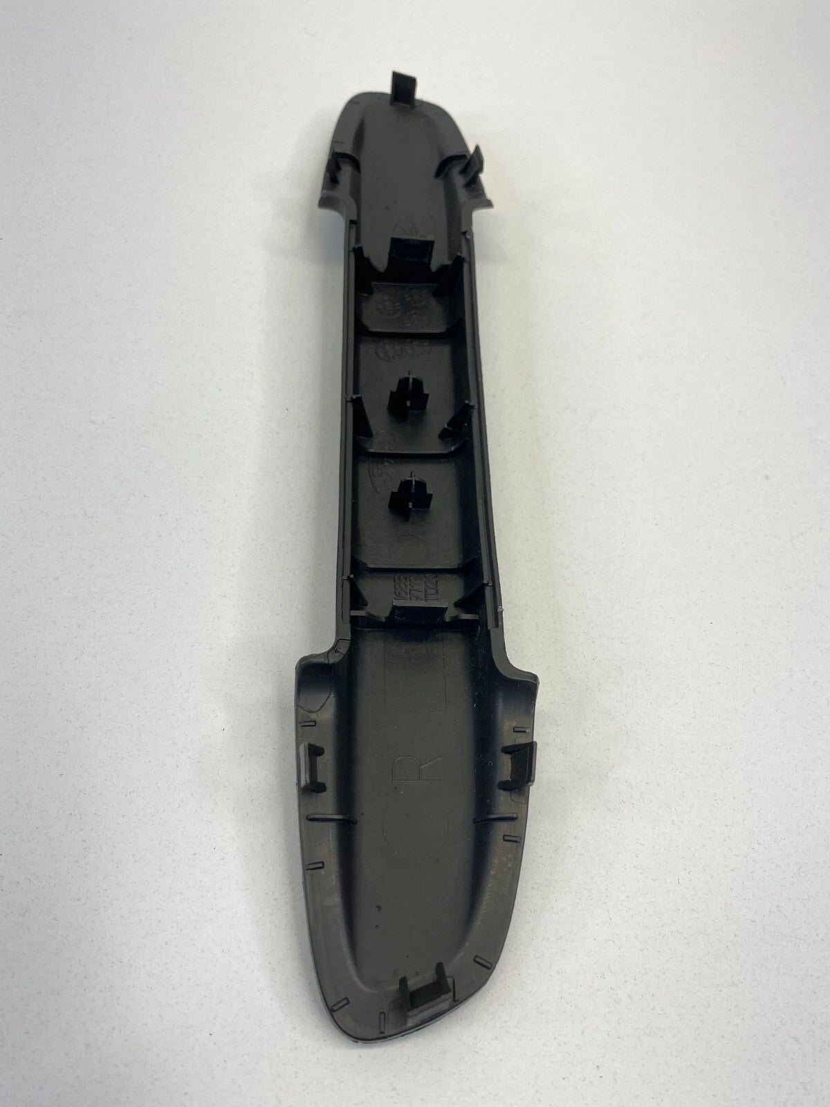 2012-2018 FORD FOCUS HATCHBACK RIGHT EXTERIOR DOOR HANDLE BEZEL S16889719 OEM