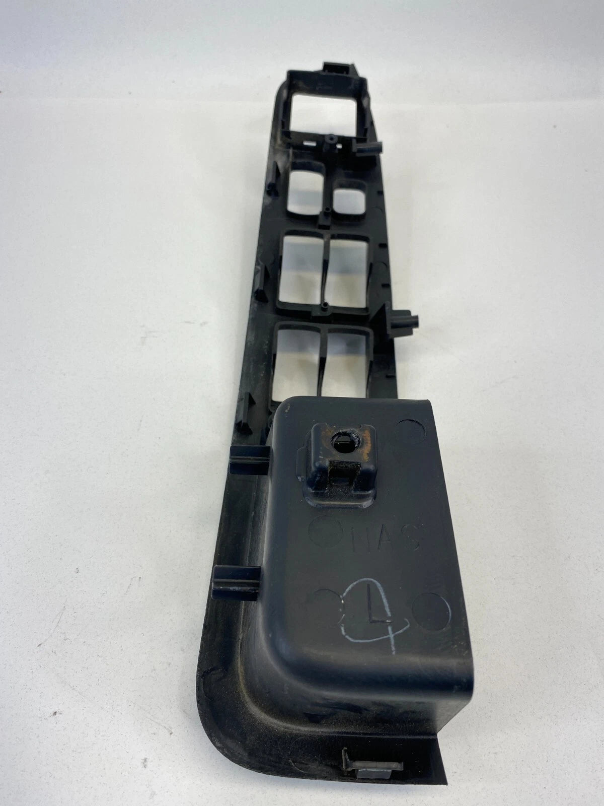 2007-2013 MITSUBISHI OUTLANDER FRONT LEFT DOOR WINDOW SWITCH COVER BEZEL SP00251