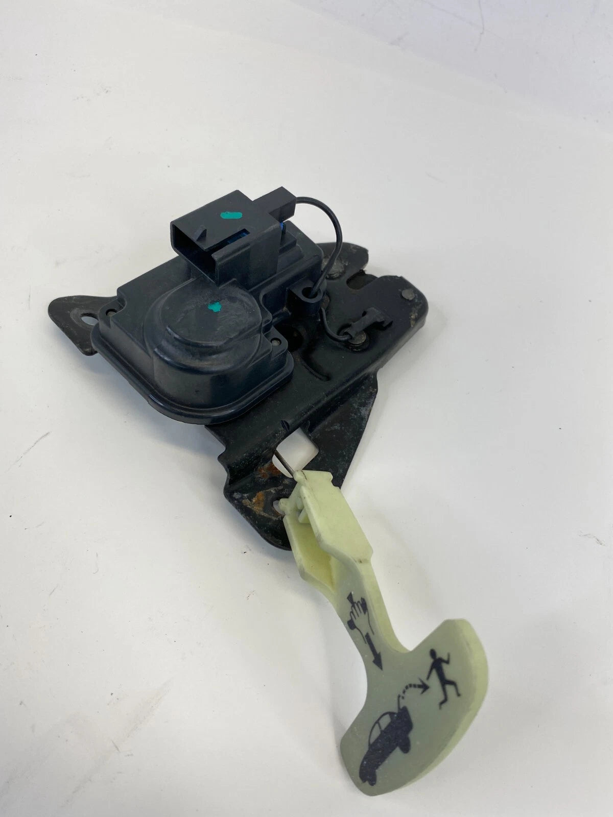 2008-2012 DODGE AVENGER TRUNK DECK LID LATCH LOCK ACTUATOR RELEASE HANDLE OEM