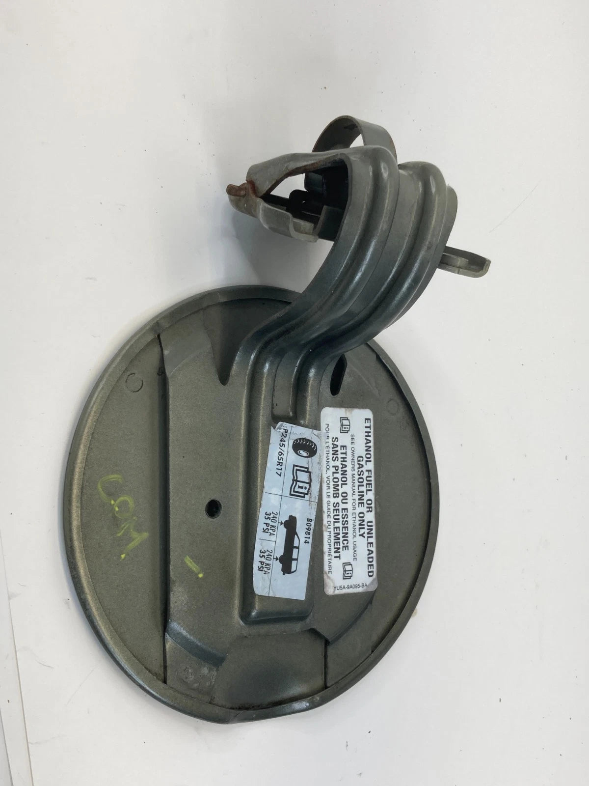 2001 2002 2003 2004 2005 FORD EXPLORER FUEL TANK LID GAS FILLER DOOR CAP OEM