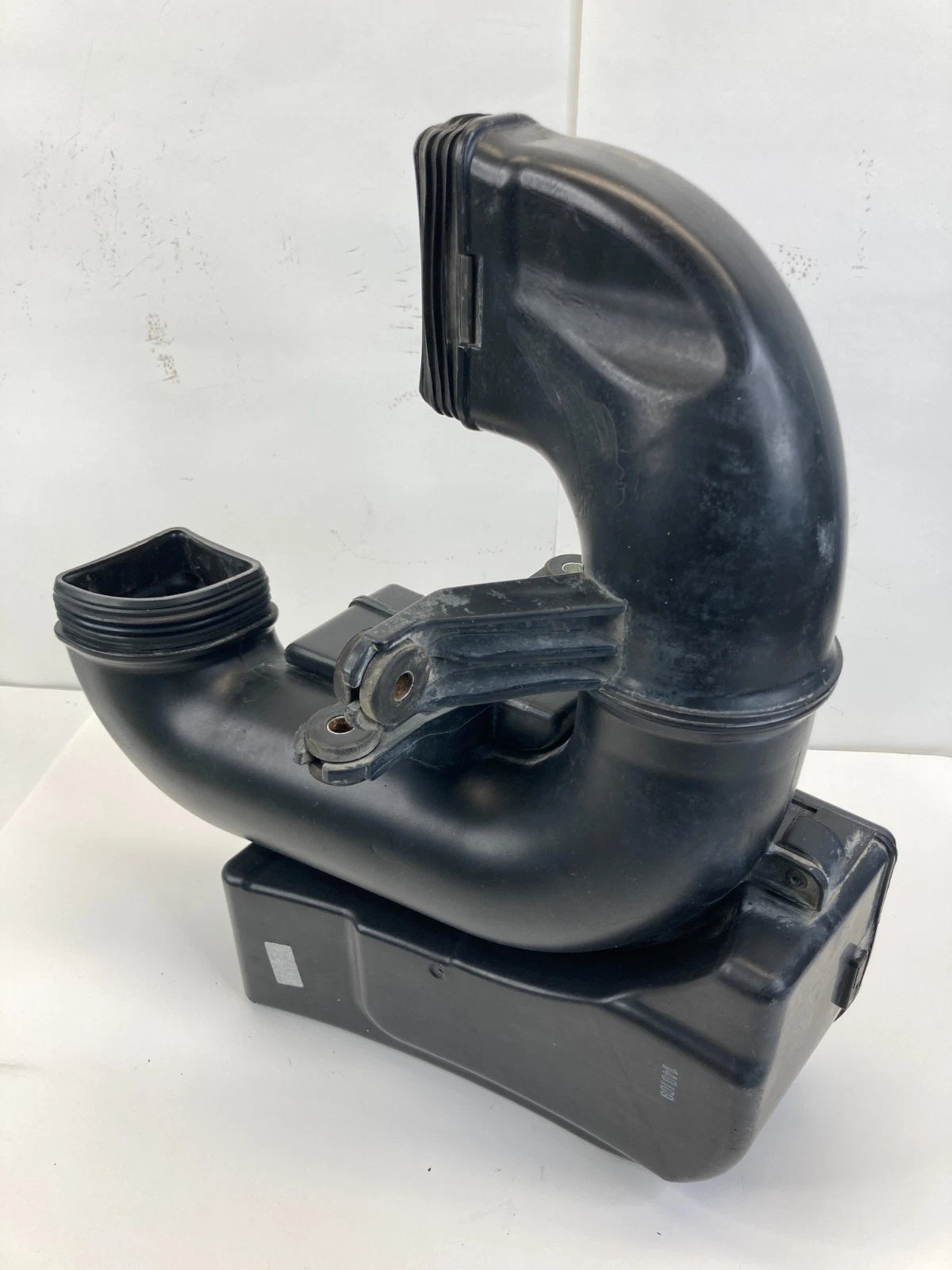 2014-2019 Kia Soul Air Intake Cleaner Hose Tube Duct w/Resonator 28220-B2000 OEM