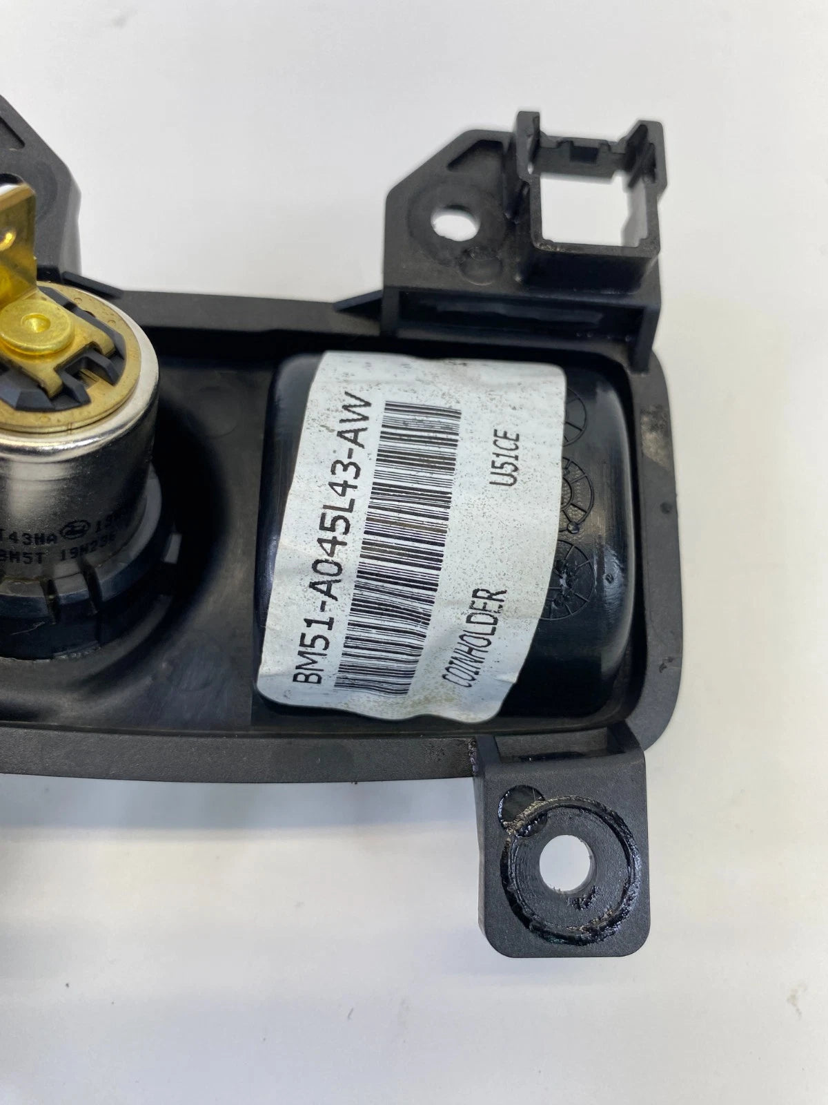 12-14 FORD FOCUS FRONT CENTER CONSOLE 12V POWER OUTLET SOCKET BM51-A045L43-AW