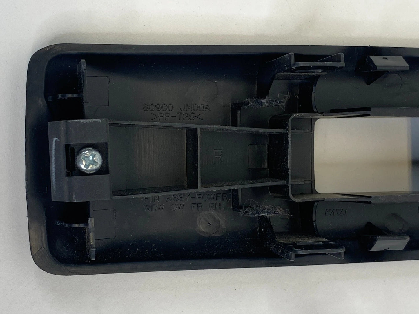 08-13 NISSAN ROGUE FRONT RIGHT WINDOW SWITCH COVER BEZEL PANEL 80960-JM00A OEM