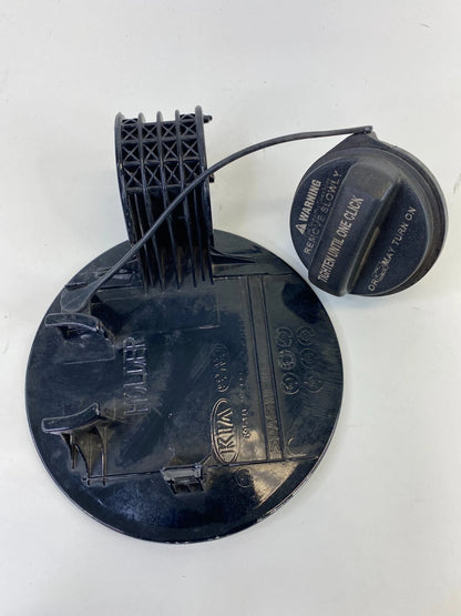 2011-2015 KIA SORENTO FUEL FILLER DOOR GAS LID COVER W/ CAP BLACK 695102P000 OEM