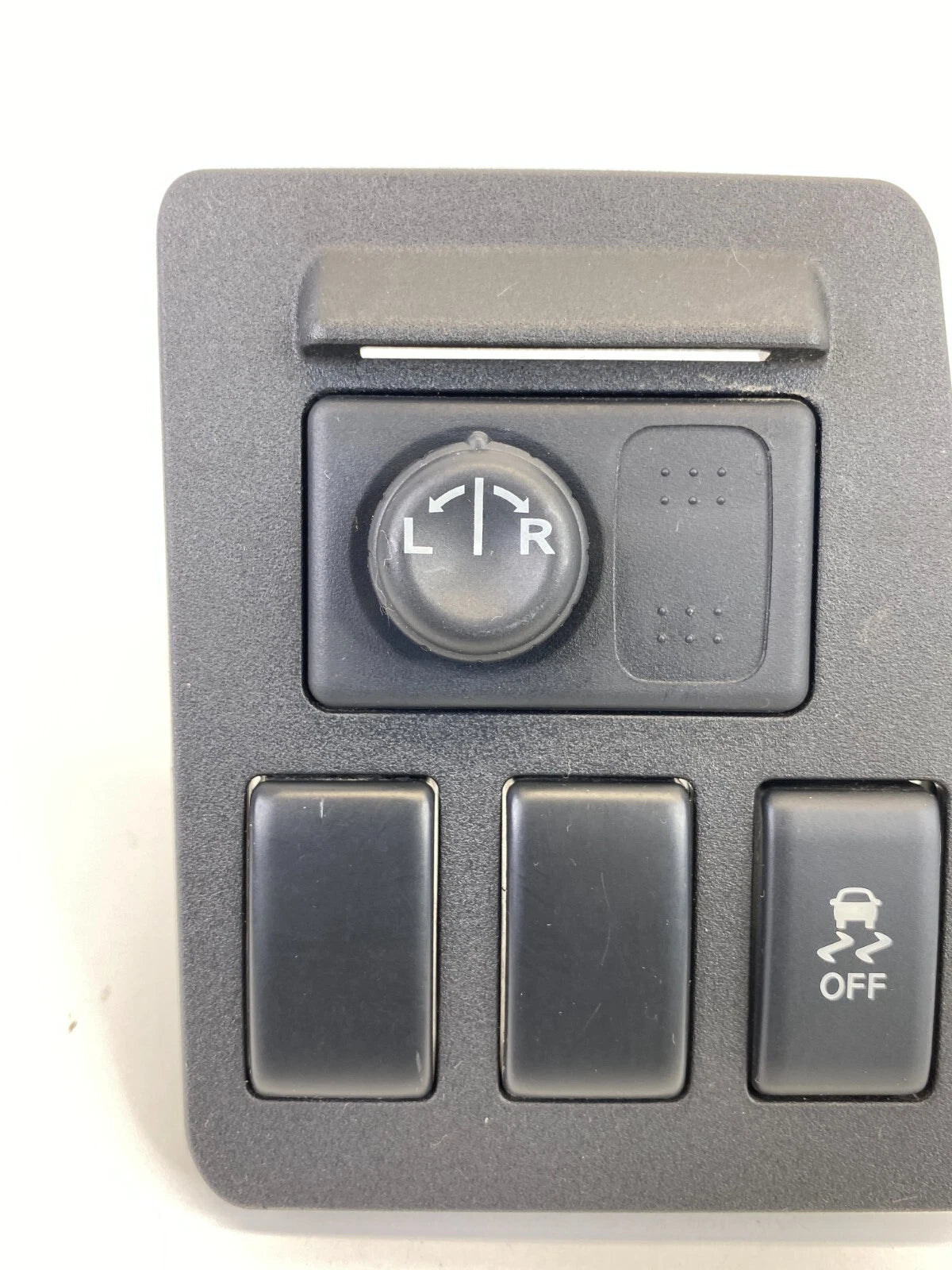 2008-2013 NISSAN ROGUE DASH MIRROR VDC FWD TRACTION CONTROL OFF SWITCH PANEL OEM