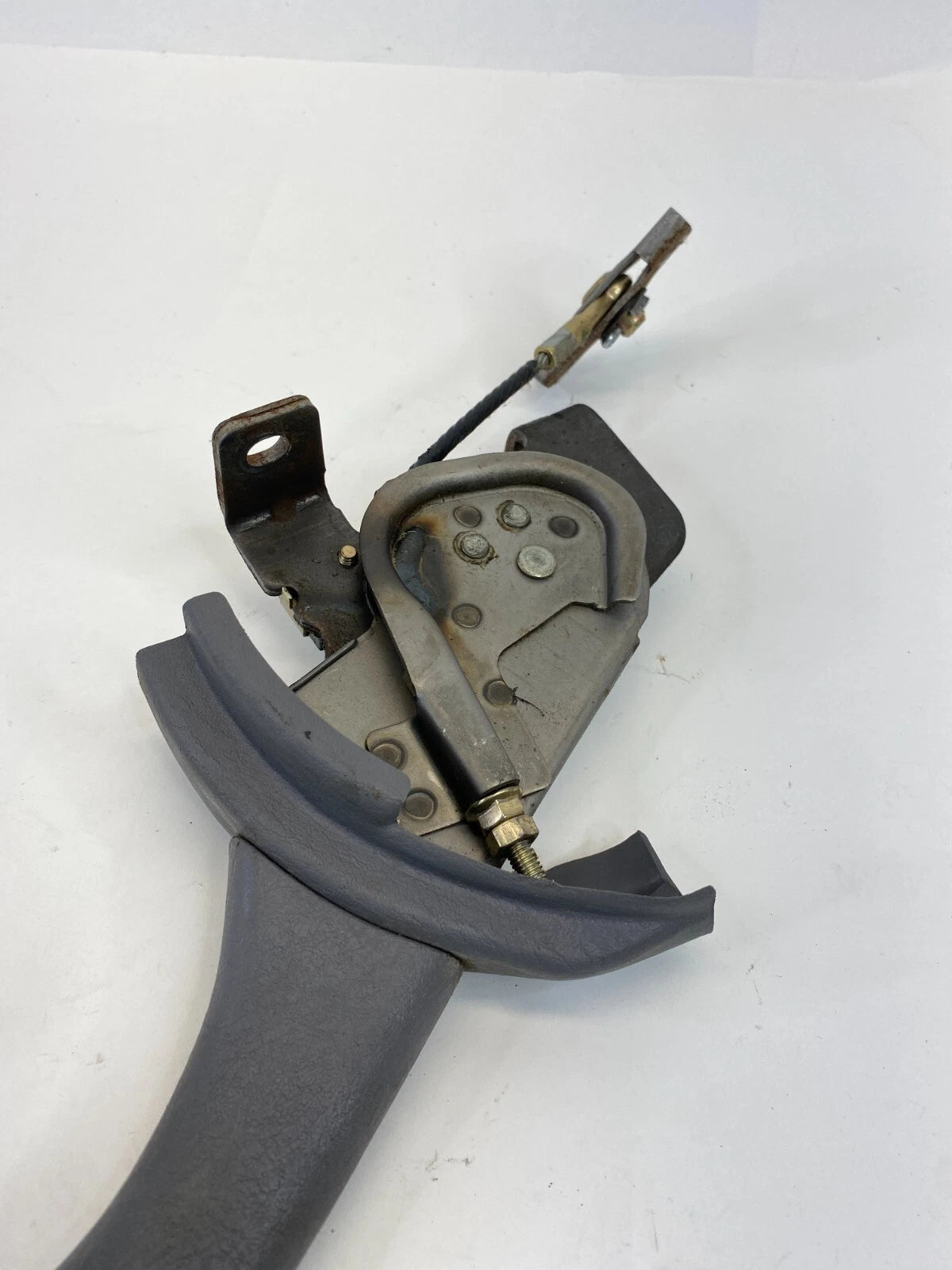 1999-2001 HYUNDAI ELANTRA SEDAN 2.0L EMERGENCY PARKING BRAKE HANDLE LEVER OEM