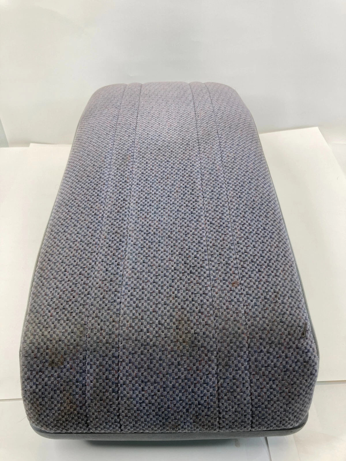 2000-2005 TOYOTA TUNDRA JUMP SEAT CENTER CONSOLE ARMREST CUP HOLDER OEM