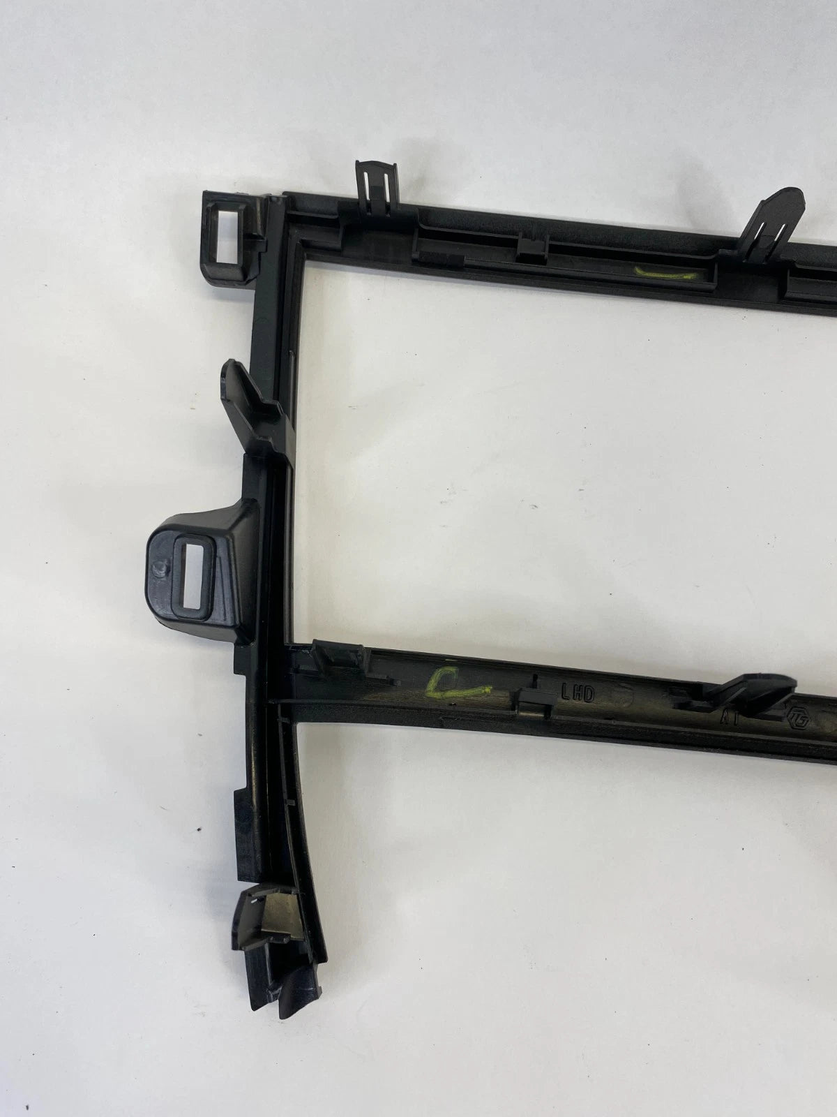 2010-2015 TOYOTA PRIUS CENTER DASH RADIO SCREEN TRIM BEZEL PIECE 55474-47080