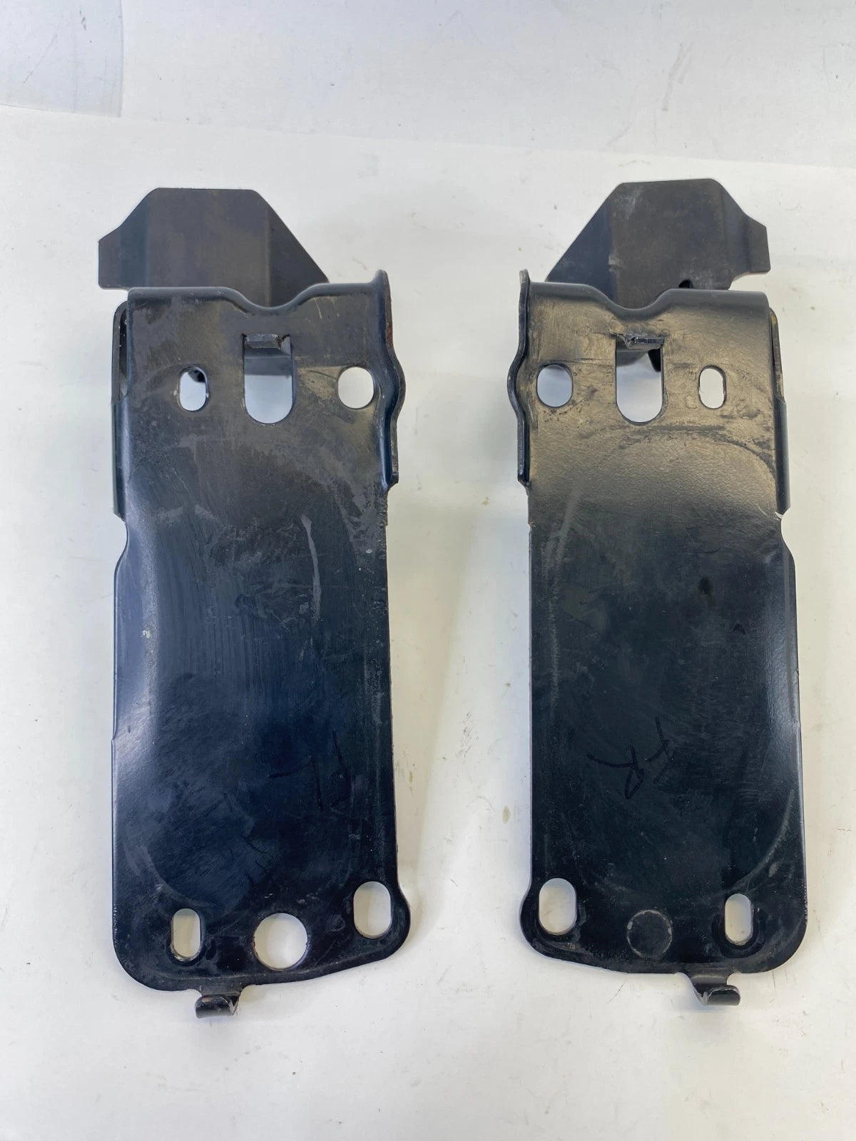 07 08 BMW 328xi 09-11 328I LEFT & RIGHT RADIATOR SUPPORT BRACKET 51647117811 OEM