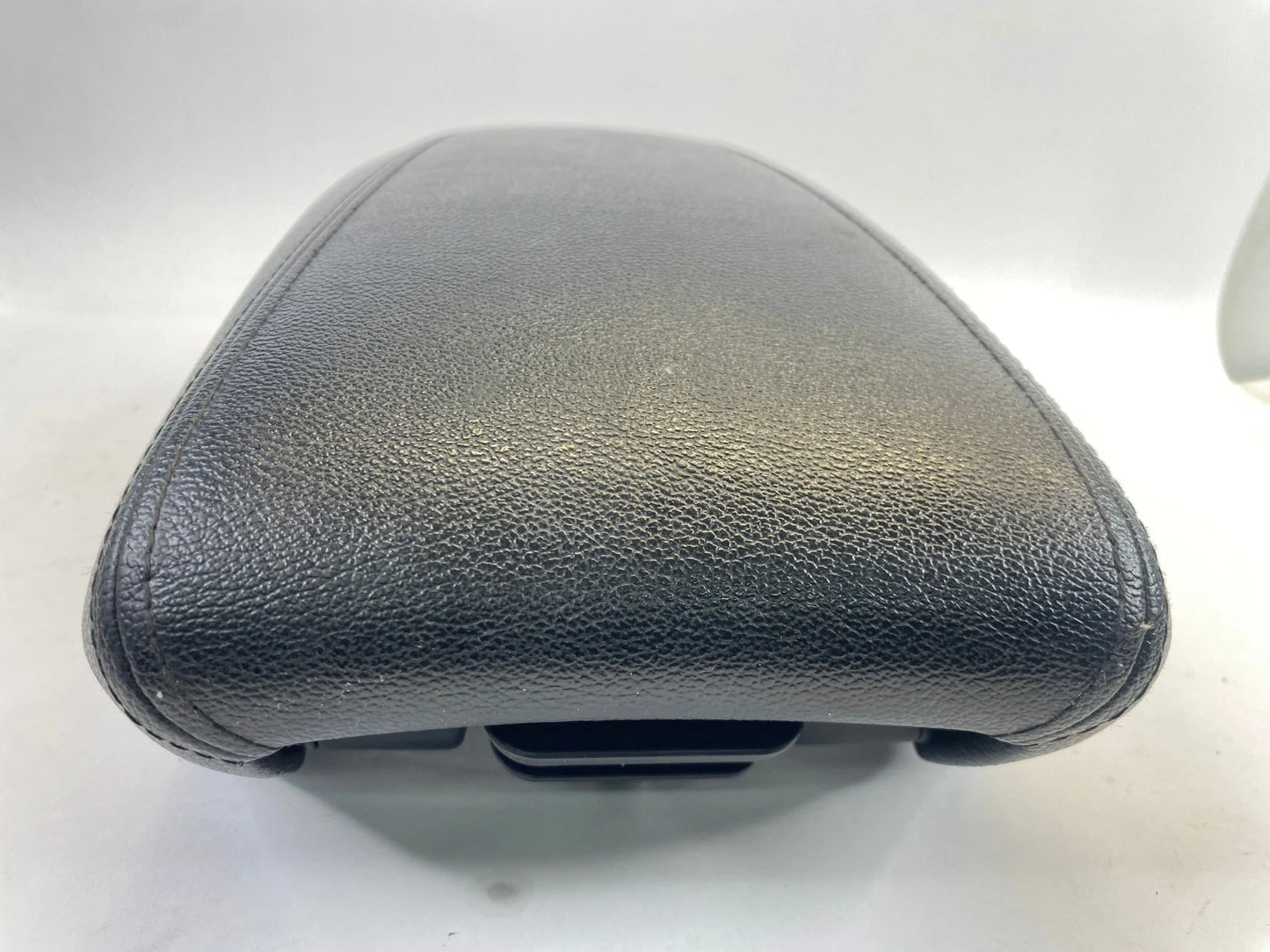 2011-2015 HYUNDAI SONATA CENTER CONSOLE ARMREST LID COVER CONSOLE OEM 846603S000