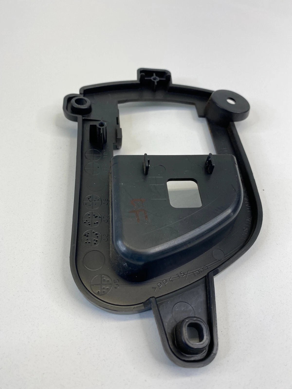 2007-2013 MITSUBISHI OUTLANDER FRONT LEFT INTERIOR DOOR HANDLE BEZEL SPC011649 O