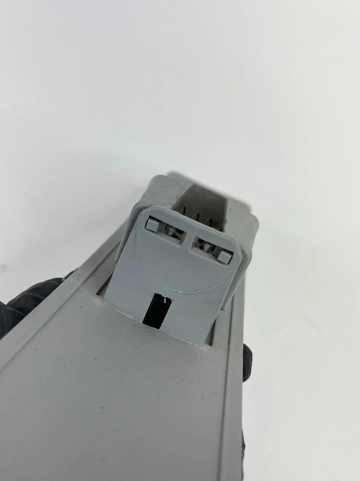 03 04 05 06 HONDA ELEMENT FRONT LEFT DRIVER SIDE SEAT BELT ADJUSTER OEM