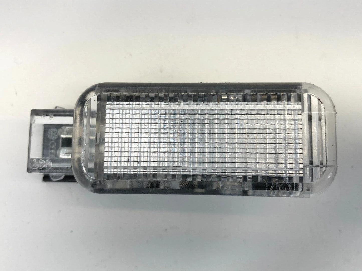 2003-2016 AUDI A4 FR RIGHT INNER DOOR PANEL COURTESY LIGHT LAMP 4B0947415A OEM