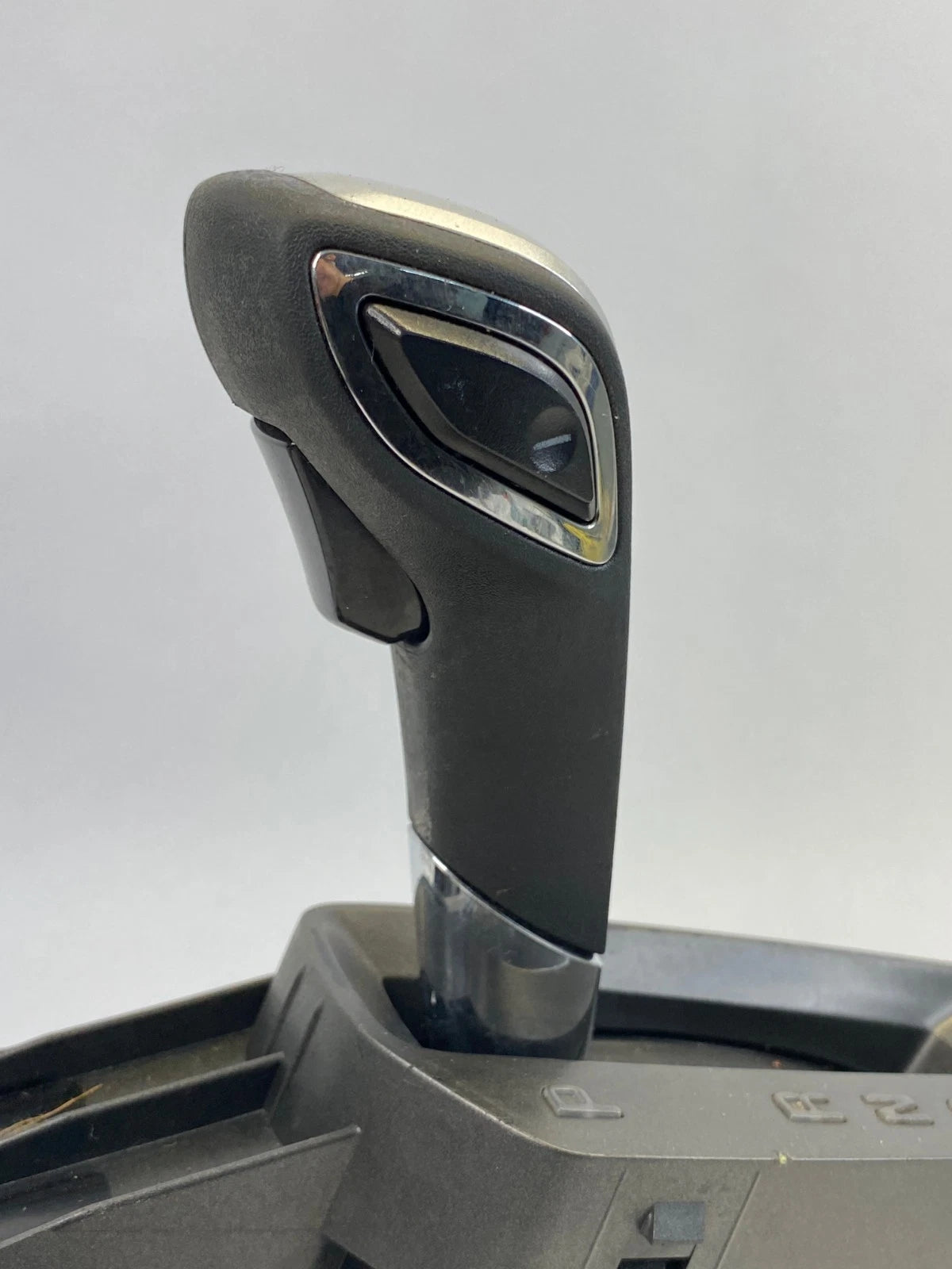 2010-2015 GMC TERRAIN AUTO TRANSMISSION CENTER CONSOLE GEAR SHIFTER OEM 22860738