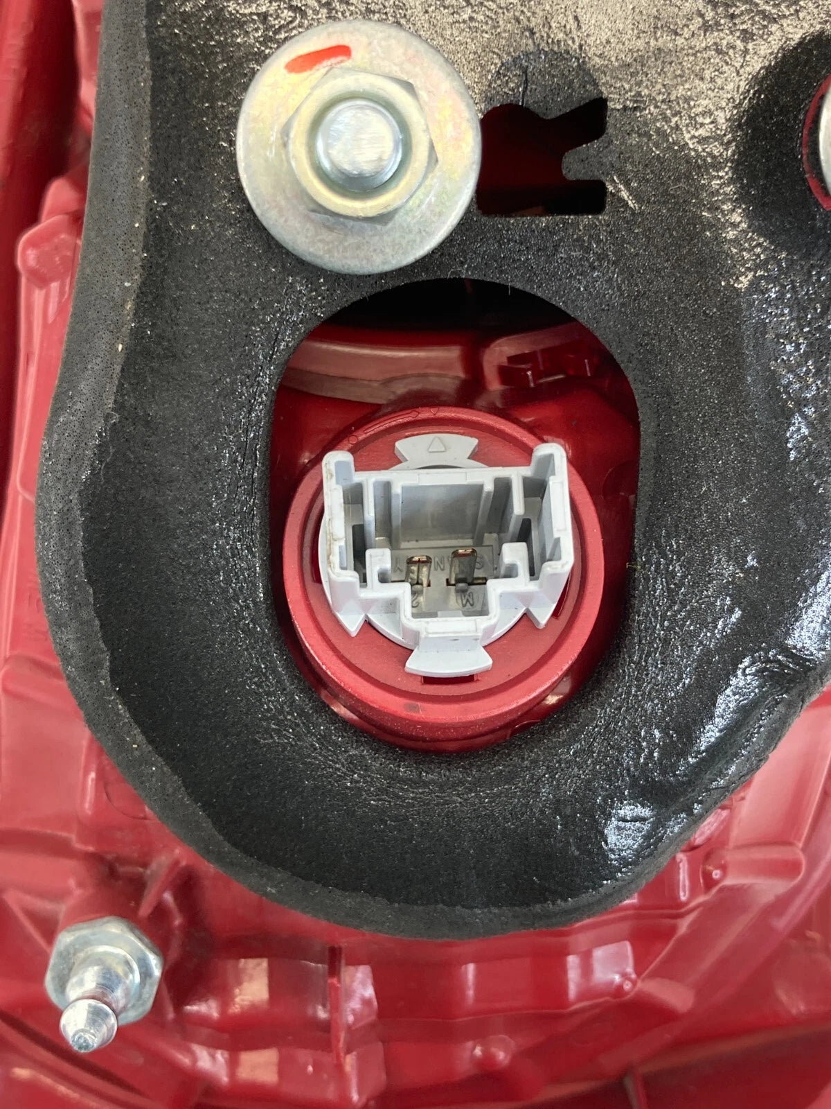 2008-2017 MITSUBISHI LANCER SEDAN REAR RIGHT SIDE INNER TAIL LIGHT LAMP OEM