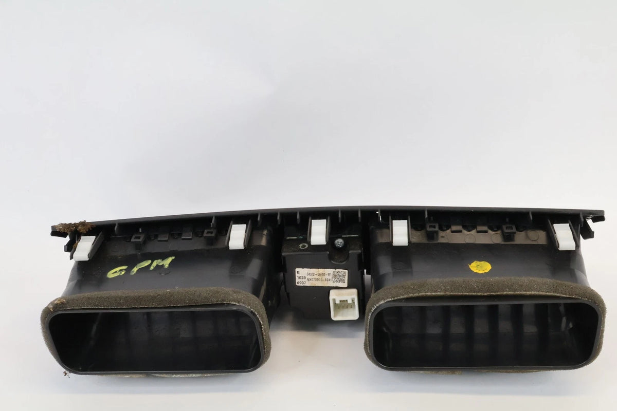 2007-2011 TOYOTA CAMRY UPPER DASH AC AIR VENT HAZARD SWITCH UNIT 84332-060100-B1