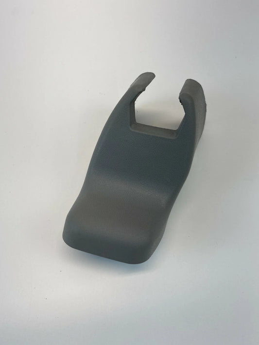 2007-2011 TOYOTA CAMRY RIGHT OUTER SEAT SIDE TRACK END COVER PANEL 72137-06030