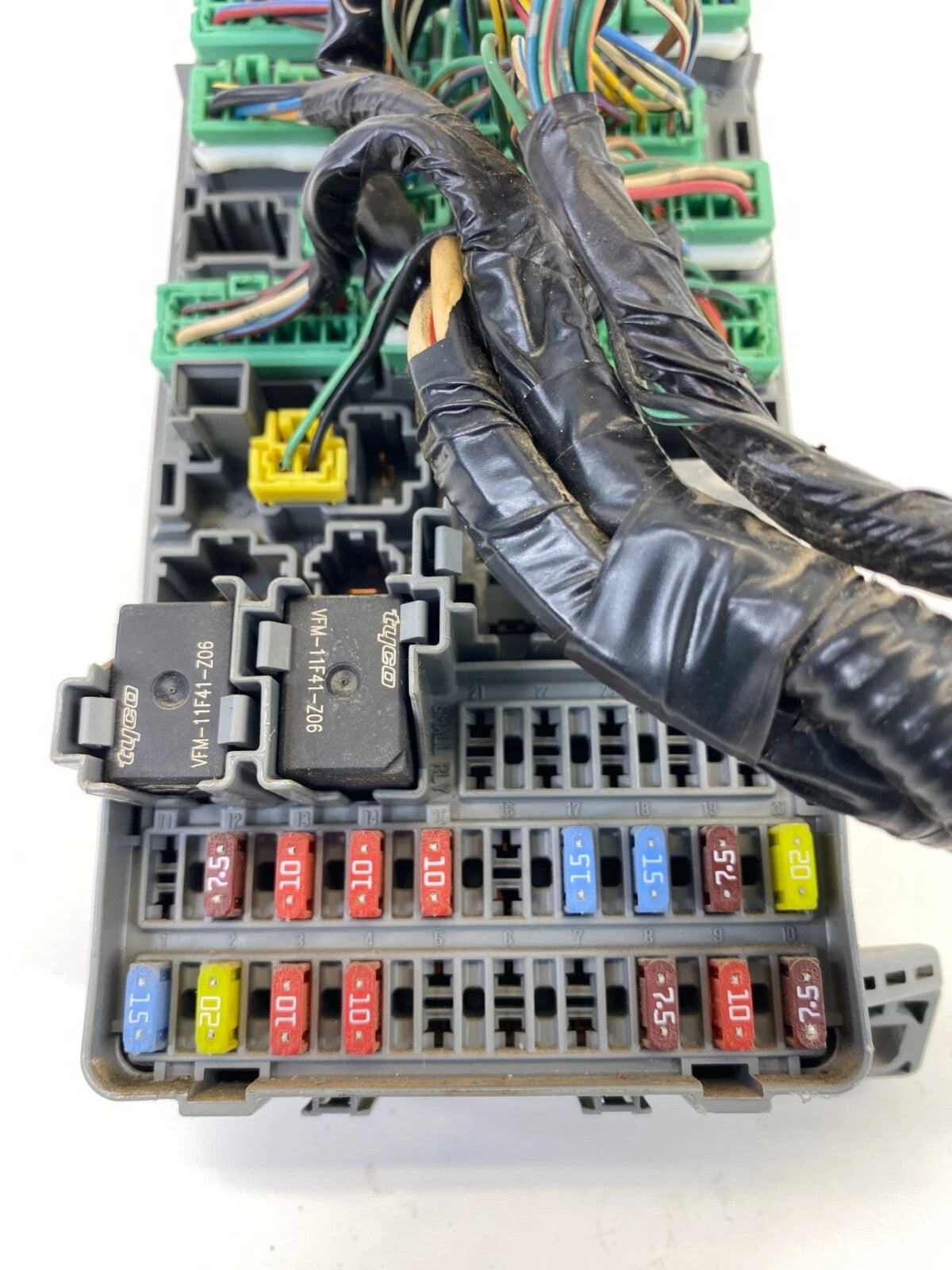 2003-2005 HONDA CIVIC 1.7L A/T INTERIOR DASH PANEL CABIN FUSE BOX OEM