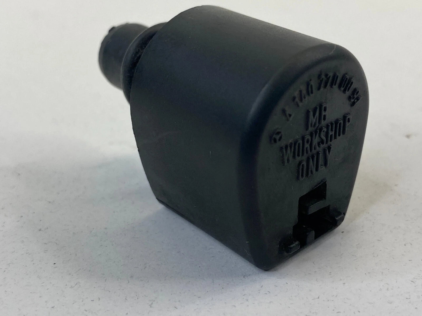 2002 MERCEDES BENZ CLK 430 4.3L AT TRANSMISSION OIL TUBE CAP COVER A1402700091