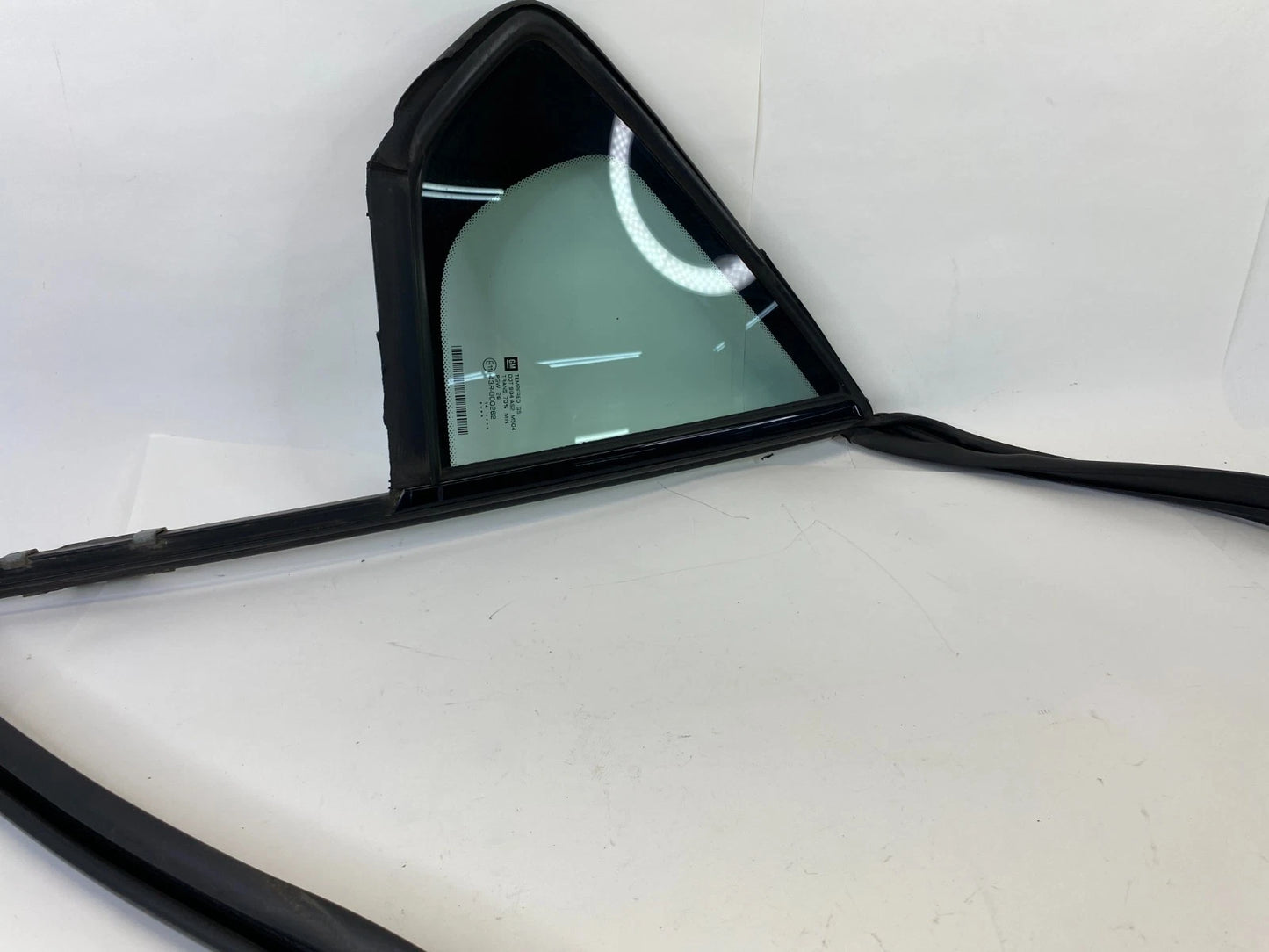 2010-2017 CHEVROLET EQUINOX REAR RIGHT DOOR VENT QUARTER WINDOW GLASS FIXED OEM