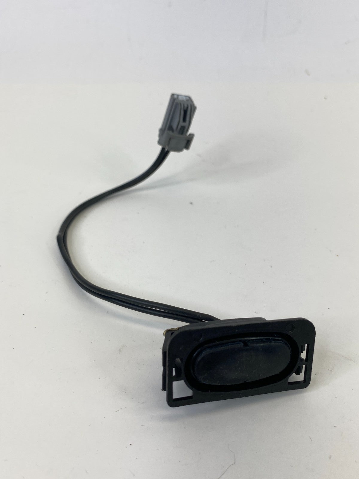 2004-2009 Cadillac SRX Trunk Liftgate Release Control Switch OEM