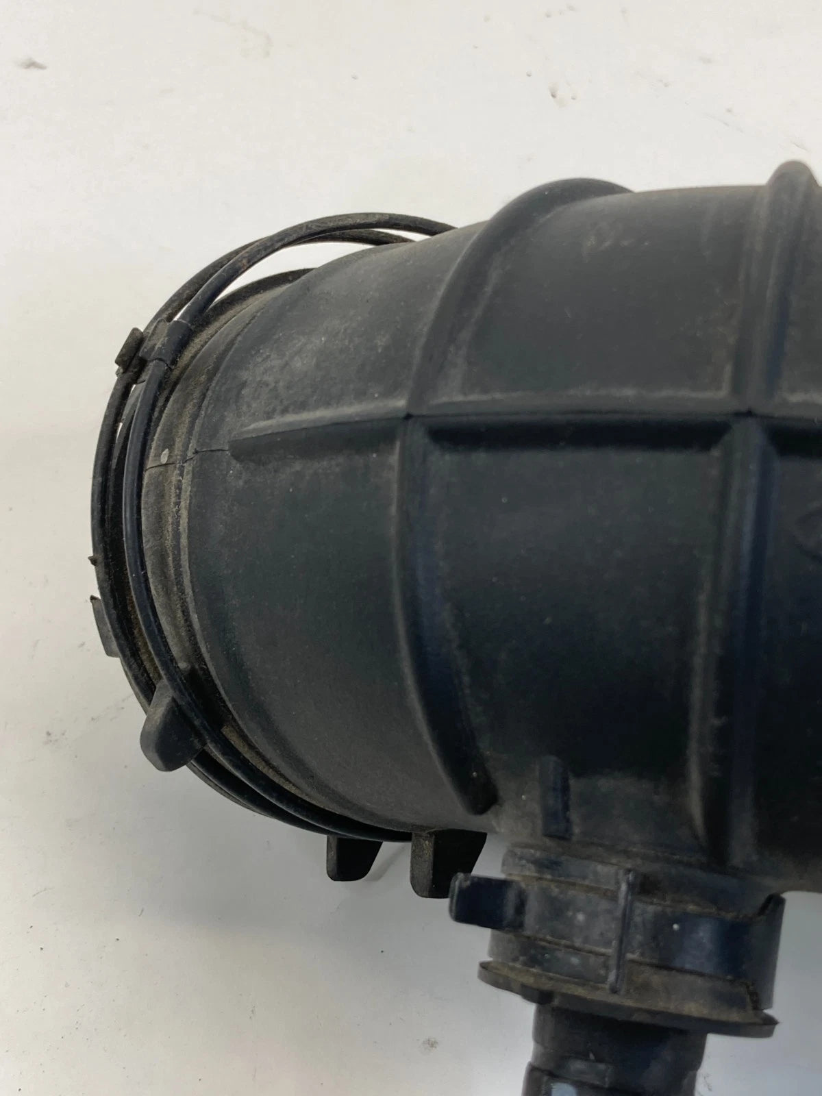 2012-2017 Kia Rio 1.6L L4 A/T Air Intake Cleaner Hose Tube Duct Pipe Assy OEM