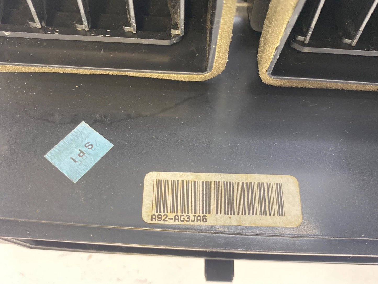 2008-2012 FORD ESCAPE CENTER DASHBOARD TRIM BEZEL WITH A/C AIR VENTS BLACK OEM
