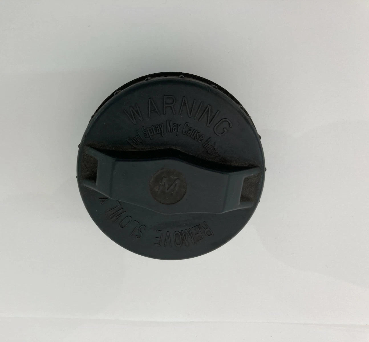 2002 2003 2004 2005 HYUNDAI SONATA FUEL TANK FILLER GAS CAP COVER ASSY OEM