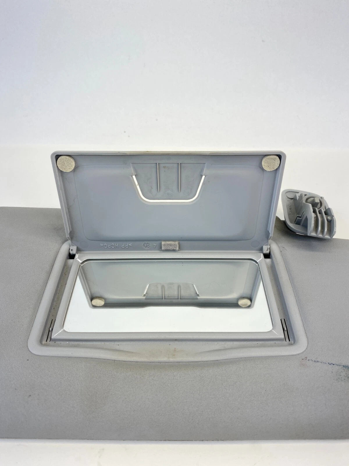 2004-2008 MAZDA 3 HATCHBACK W SUNROOF RIGHT PASSENGER SIDE SUNVISOR SUN VISOR