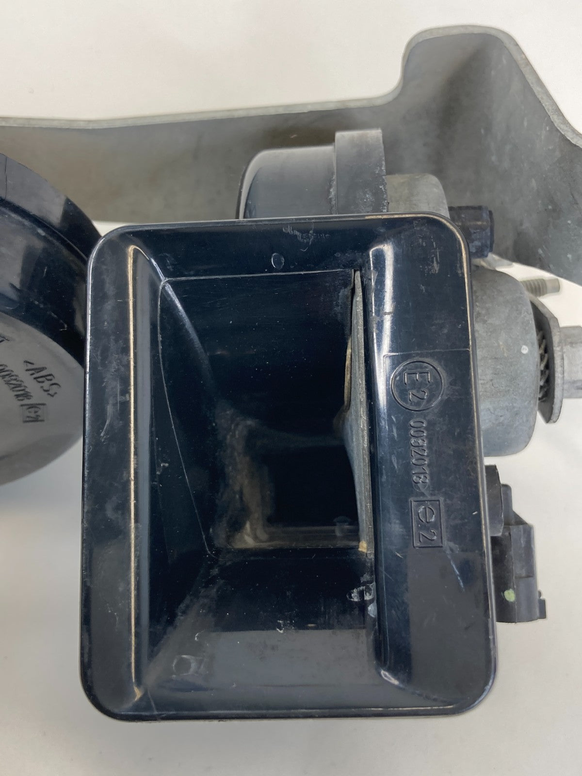 2004-2007 BMW 525i 530i Horn Low & High Tone Note Siren Alarm E20092018 OEM