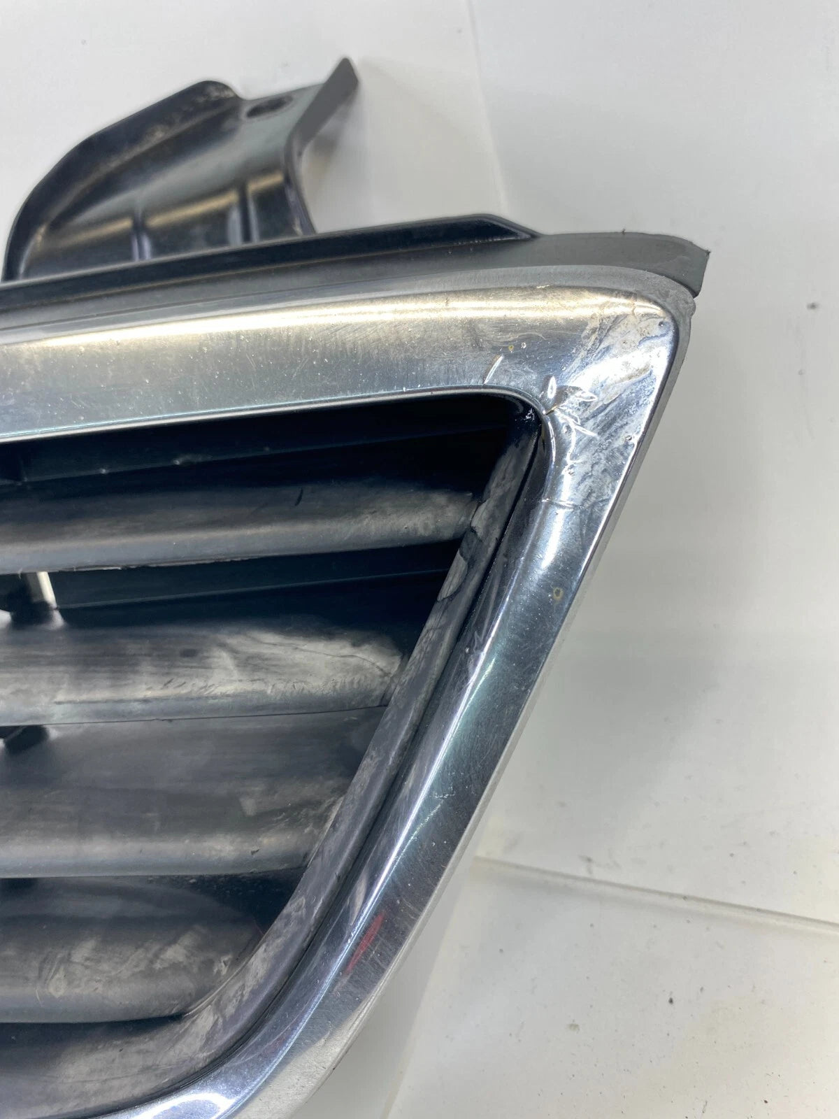 1999-2001 HONDA ODYSSEY FRONT UPPER CENTER CHROME GRILL GRILLE 71121-S0X-A0