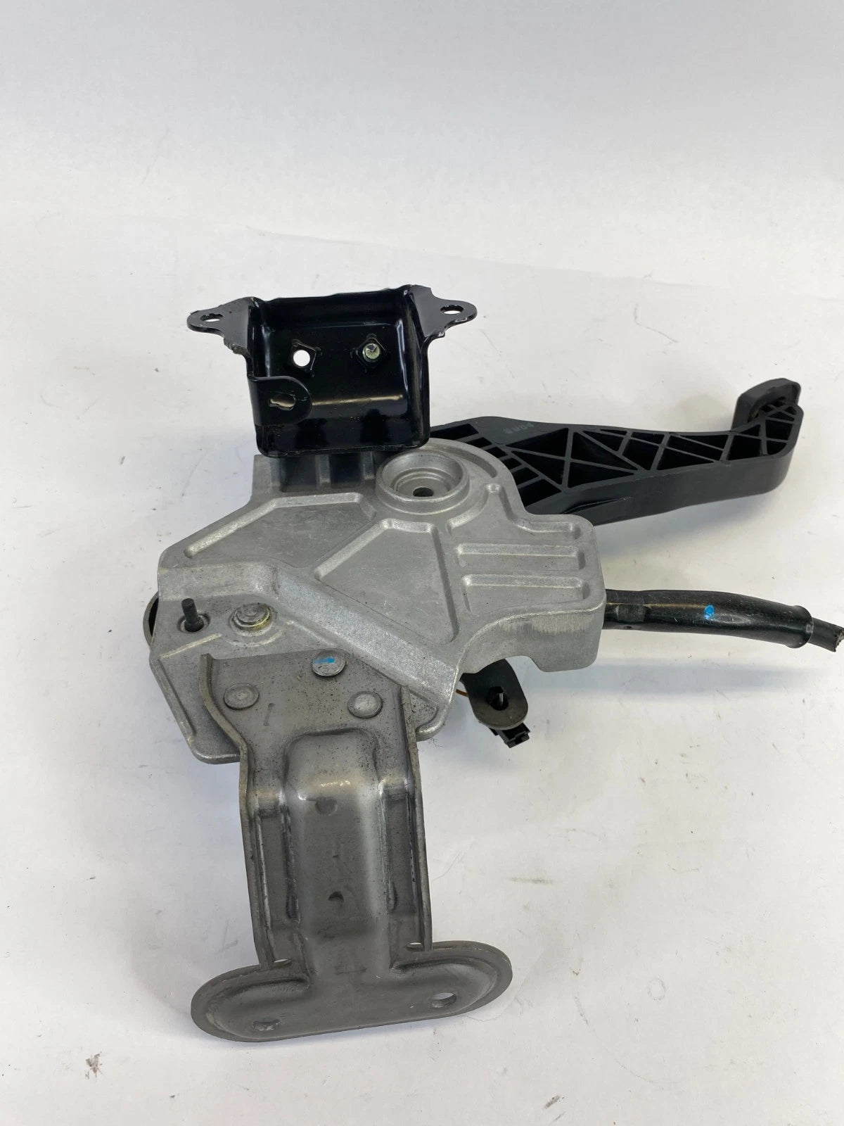 2011-2015 HYUNDAI SONATA HYBRID PARKING EMERGENCY BRAKE PEDAL ASSEMBLY OEM
