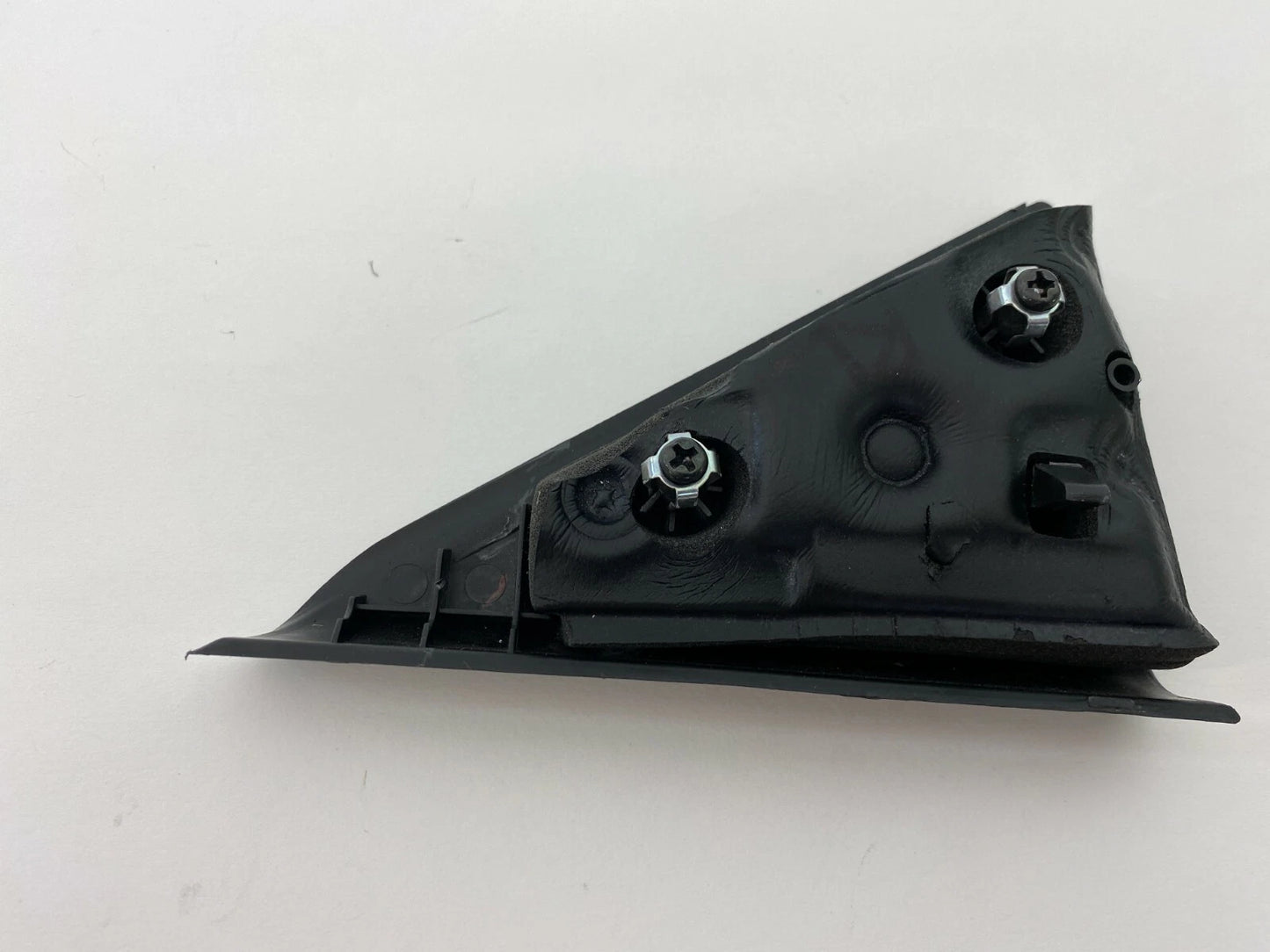 06-11 HYUNDAI AZERA REAR LEFT INNER DOOR DELTA CORNER COVER TRIM 83910-3L000 LH