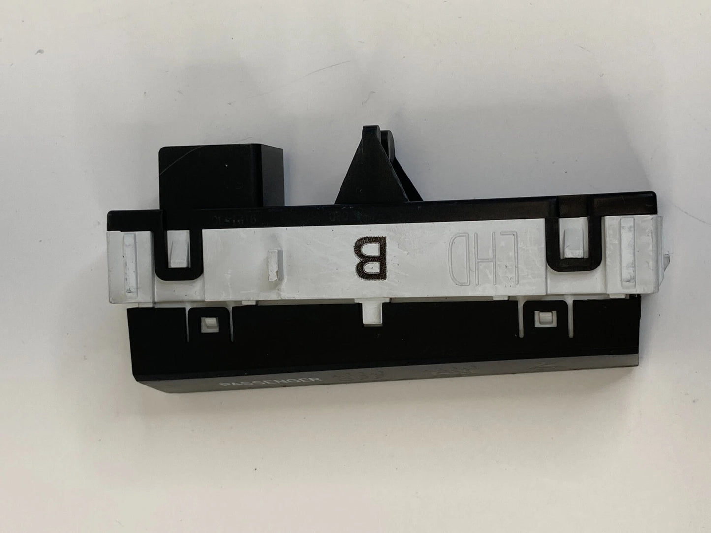 2010-2015 TOYOTA PRIUS DASH PASSENGER INDICATOR RESTRAINT SEAT BELT LIGHT ON OEM