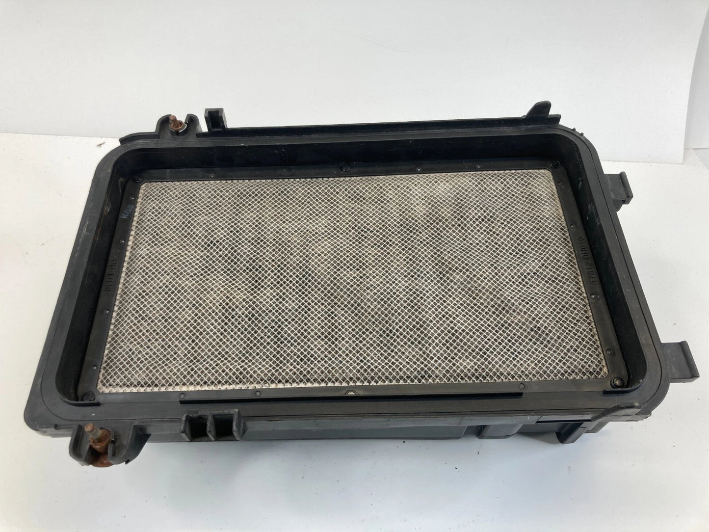 2005 2006 TOYOTA SIENNA 3.3L AIR CLEANER FILTER BOX UPPER COVER 17705-0A190 OEM