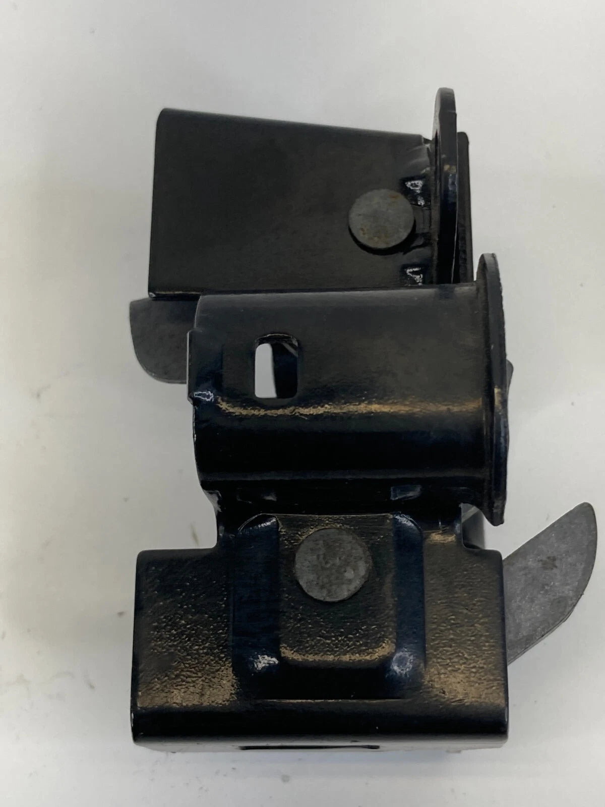 2006-2011 MERCEDES-BENZ CLS500 LEFT SIDE HOOD LOCK LATCH STRIKER 2198800060 OEM