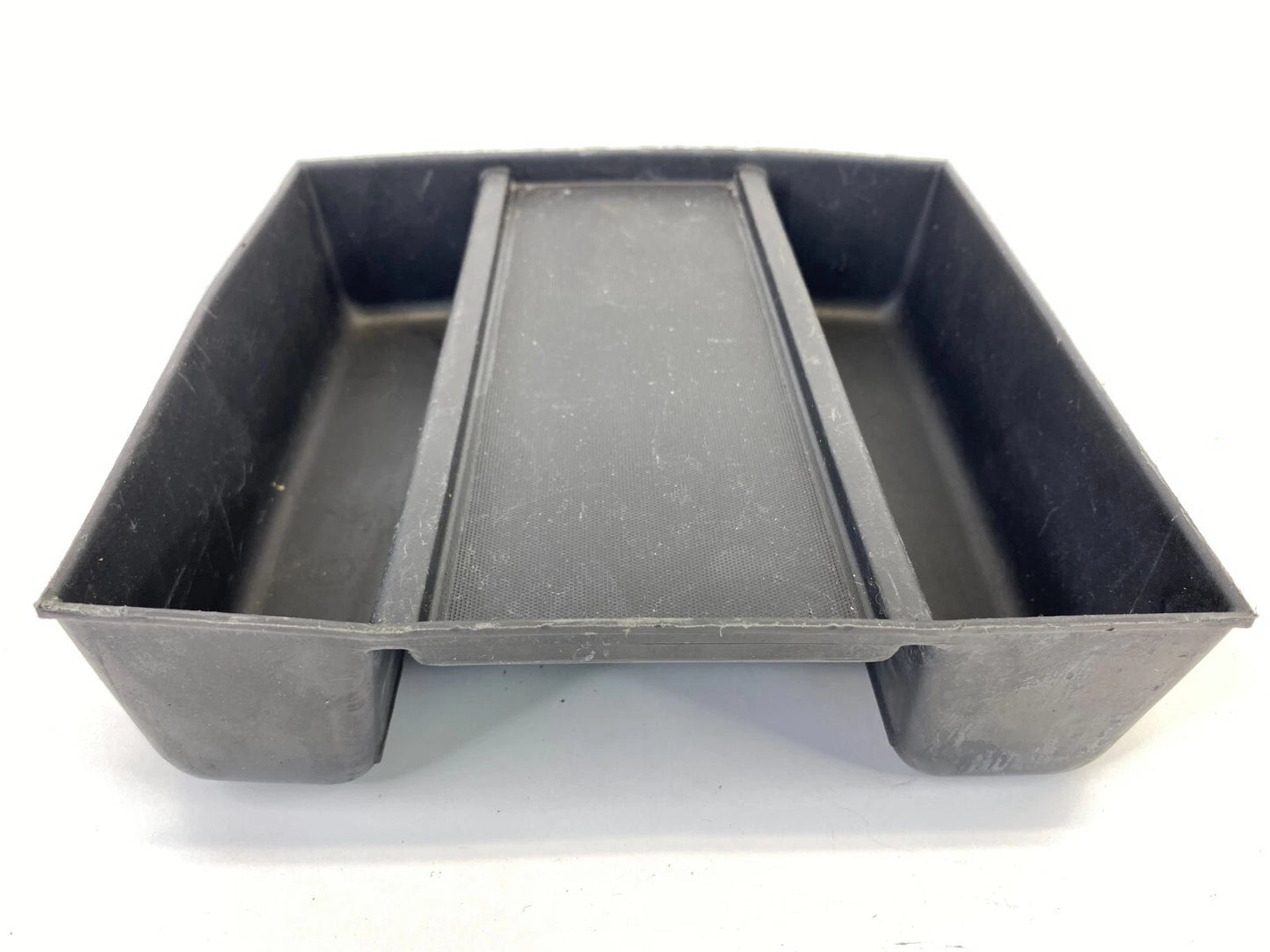 05-07 DODGE MAGNUM CENTER CONSOLE CUBBY INSERT RUBBER MAT LINER 04595927AA OEM