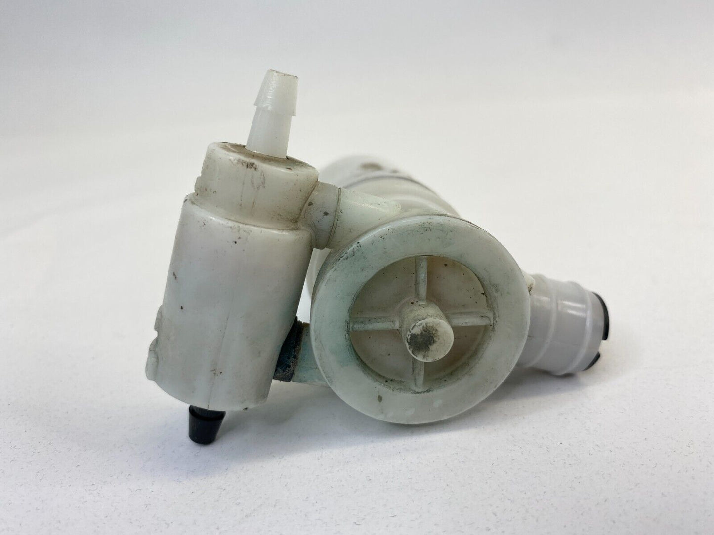 2010 2011 2012 Lincoln MKT Windshield Wiper Washer Pump OEM