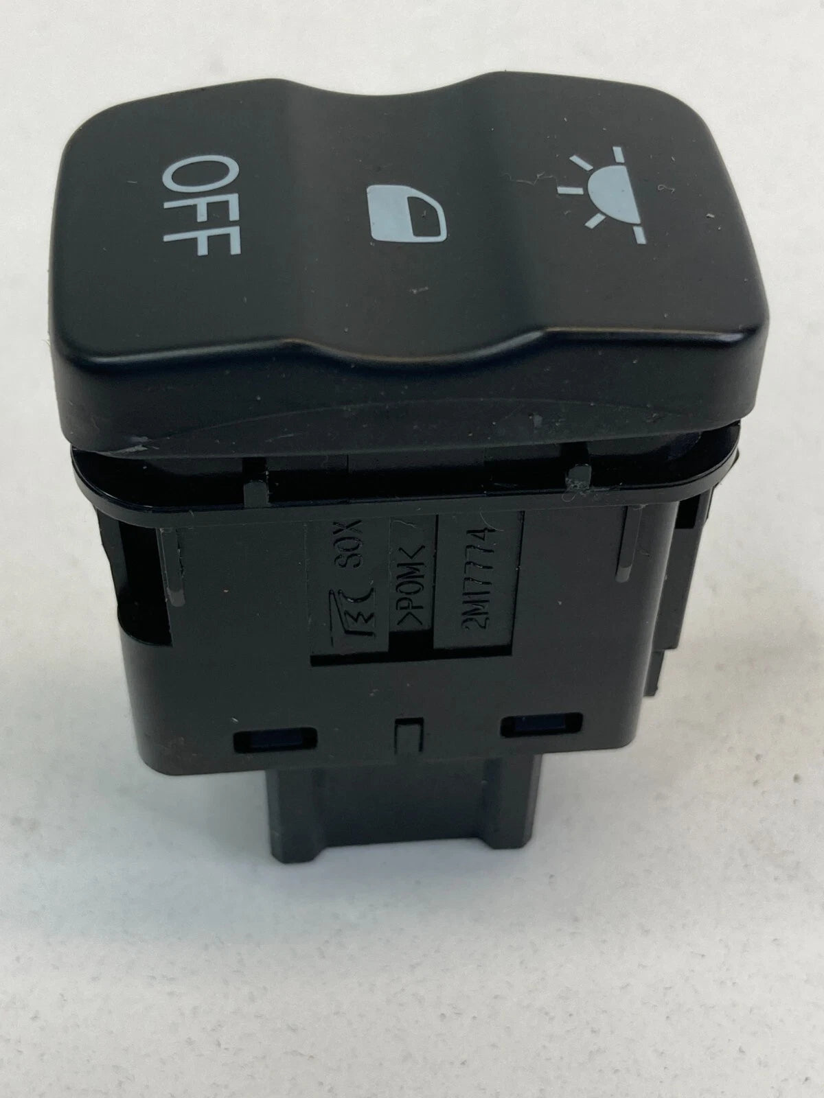 2003-2005 HONDA PILOT DOOR DOME LIGHT LAMP OFF CONTROL SWITCH BUTTON ASSEMBLY