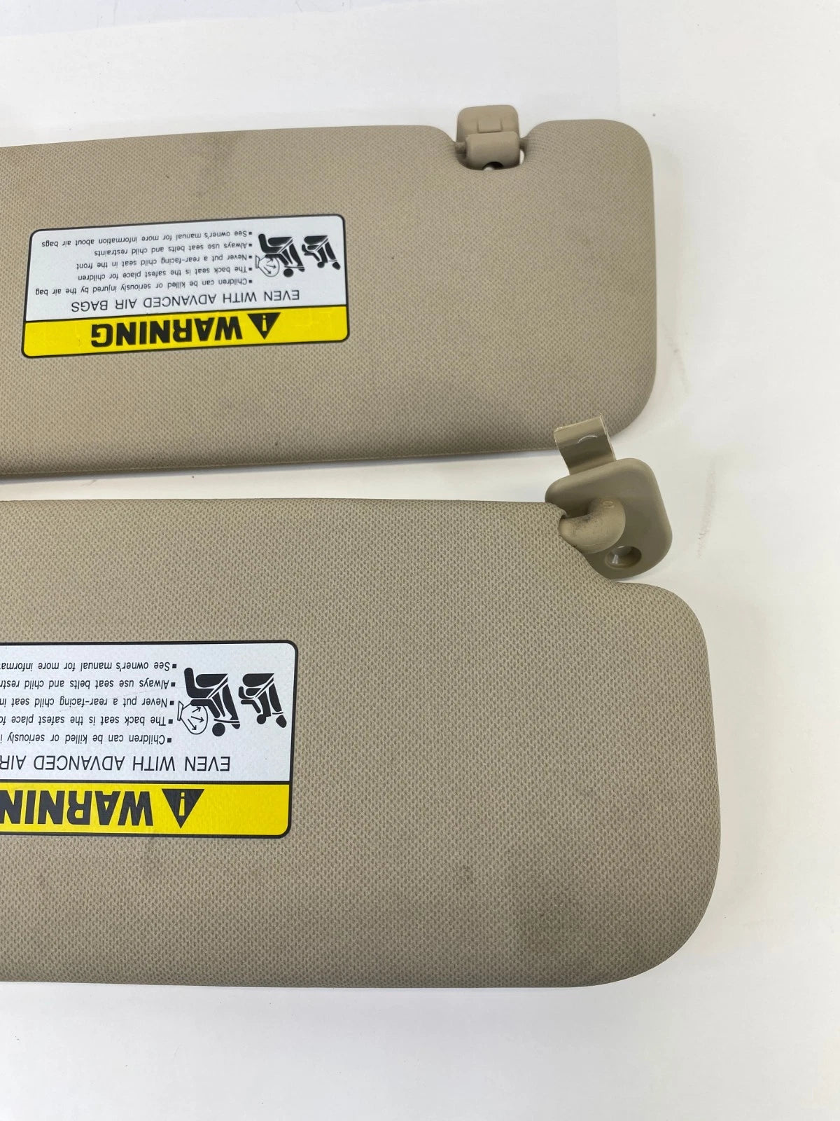 12 13 HYUNDAI ACCENT SUNVISOR LEFT & RIGHT SIDE VANITY W CLIPS PAIR SET BEIGE
