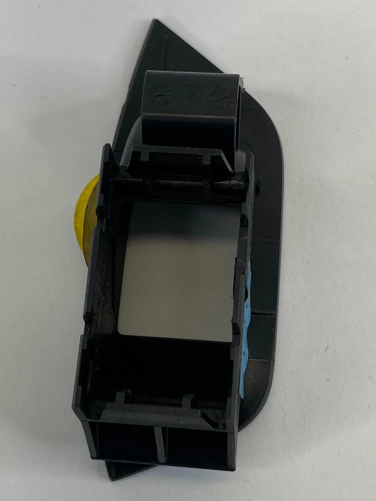 12-19 VOLKSWAGEN PASSAT FRONT LEFT DOOR TRUNK SWITCH BEZEL COVER 561863349 OEM