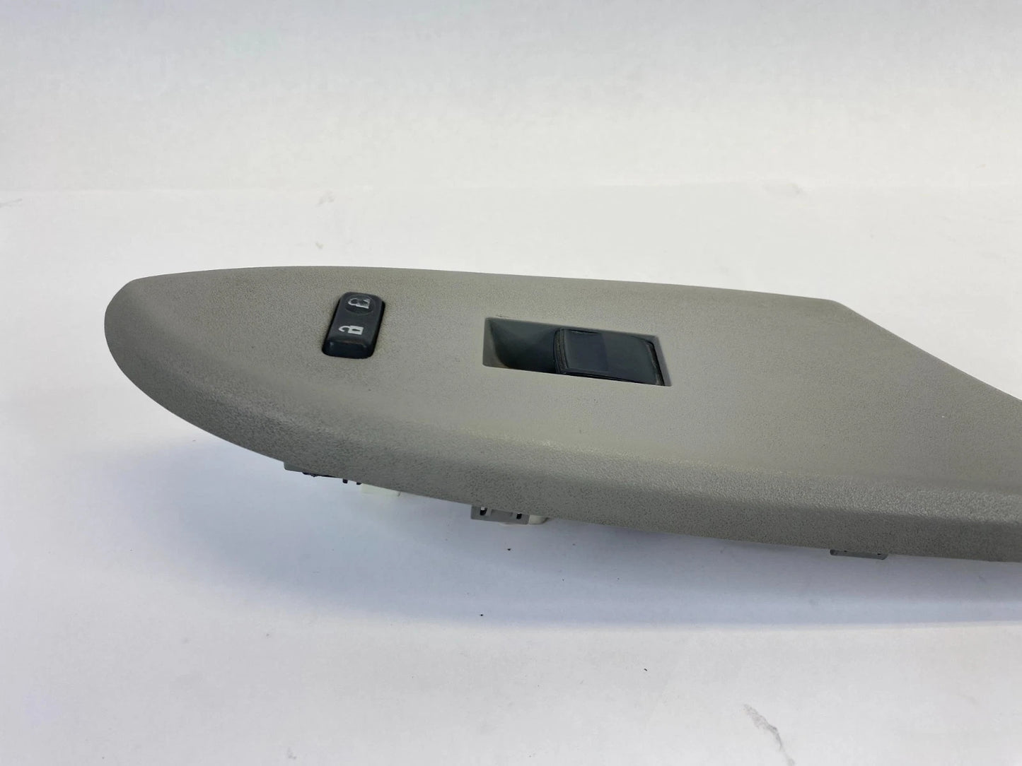 2009-2013 TOYOTA COROLLA FRONT RIGHT SIDE DOOR WINDOW CONTROL SWITCH 74231-02710
