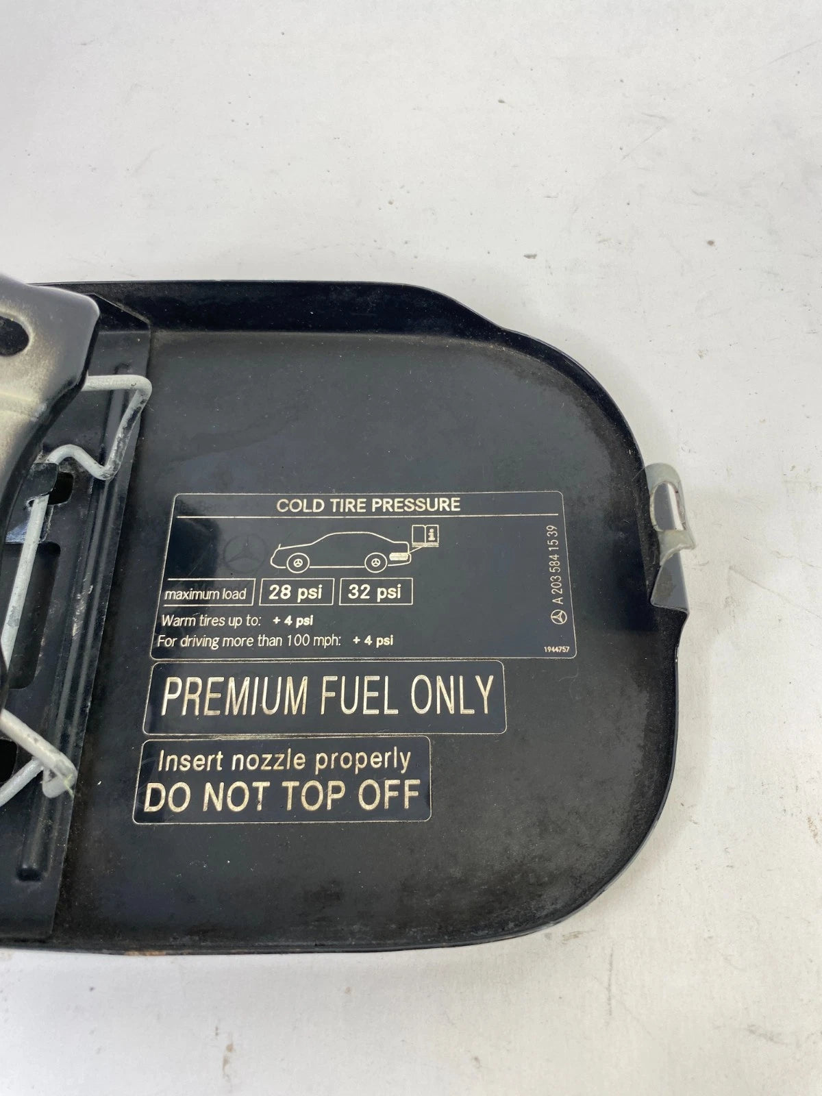 2001-2005 MERCEDES C240 C320 FUEL FILLER CAP GAS DOOR LID COVER OEM A2035841539
