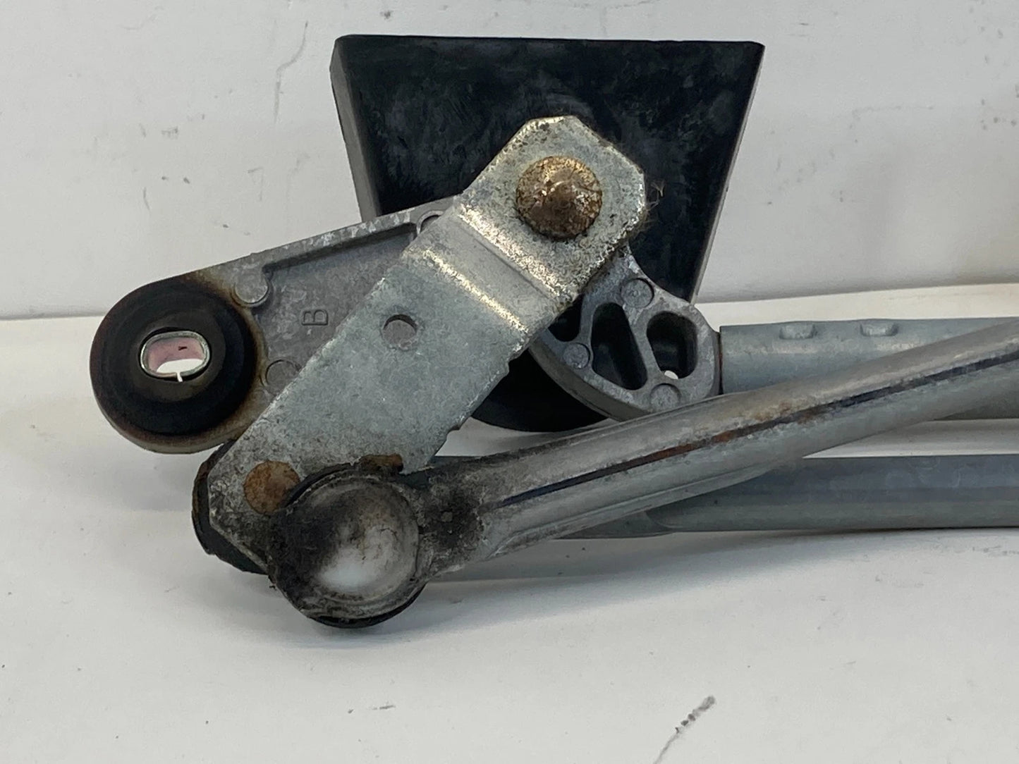 2013-2020 Nissan Pathfinder Front Windshield Wiper Motor w/ Linkage OEM