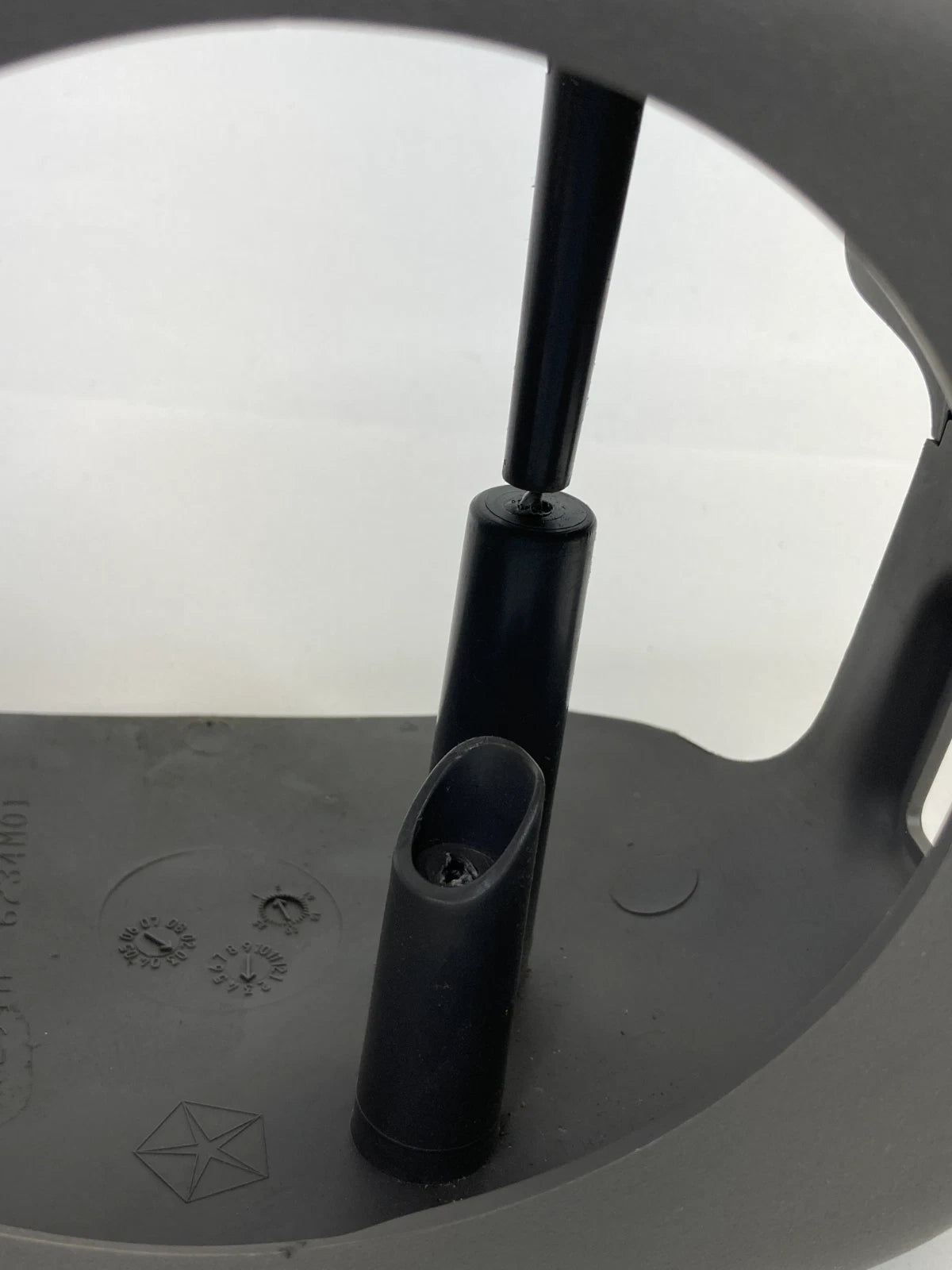 01-03 CHRYSLER TOWN & COUNTRY STEERING COLUMN COVER BEZEL TRIM SHROUD 0XJ18TRMAA